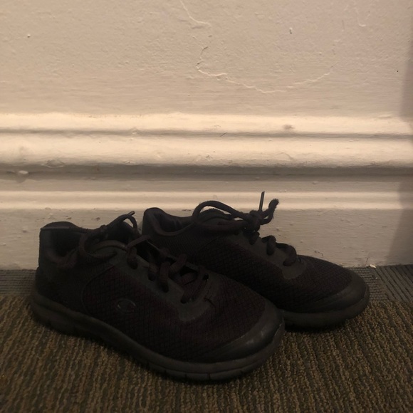 Children’s Shoes - Picture 4 of 6